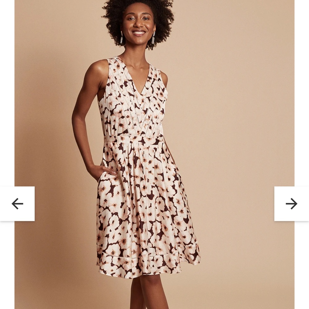 BANANA REPUBLIC 
Floral Midi Dress 
Size US 6